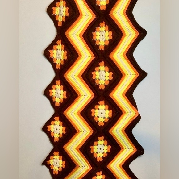 Two Vintage Zig Zag Crochet Throws - Picture 2 of 2
